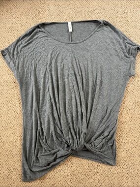 Luxe Gray Twist-Front Short Sleeve Tee